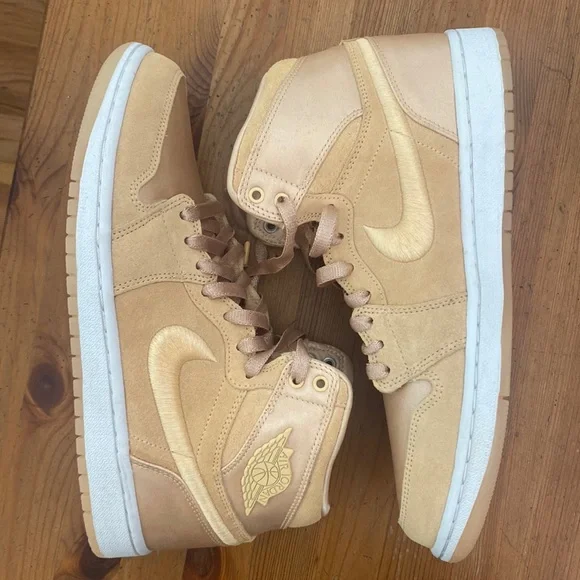 Nike Air Jordan one high shoe, Ice Peach
